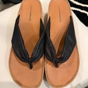 Lucky Brand Black Lellina Leather Thong Sandals